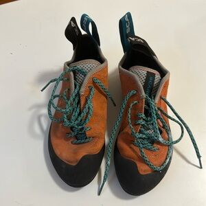 Scarpa Helix - Woman’s Climbing Shoes
